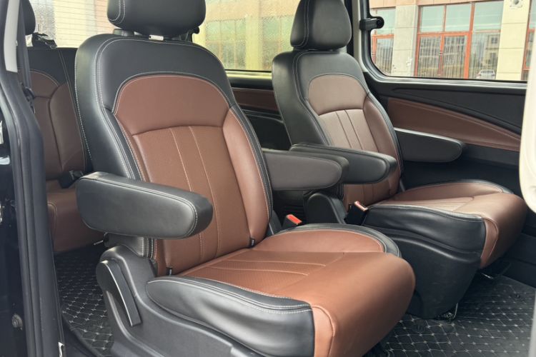 Used FORTHING F600 2016 F600L 1.5T Luxury Model Interior 3