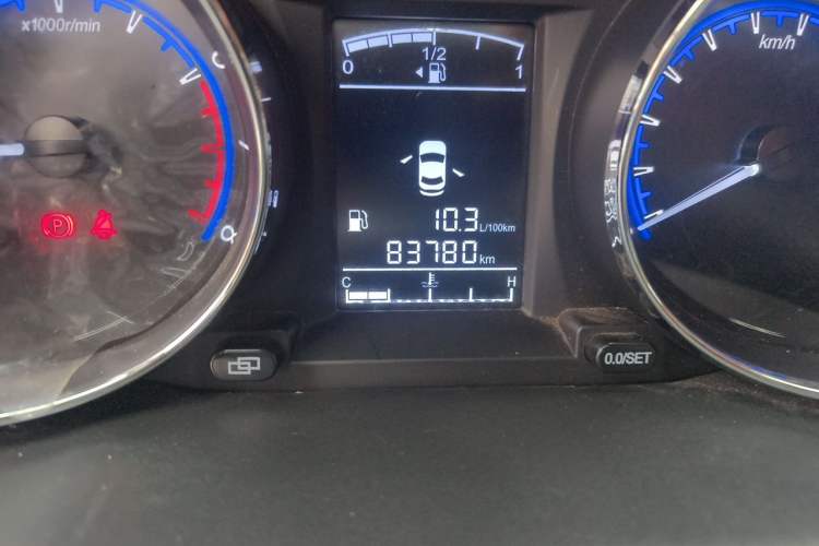 Used FORTHING F600 2016 F600L 1.5T Luxury Model Odometer Close Up
