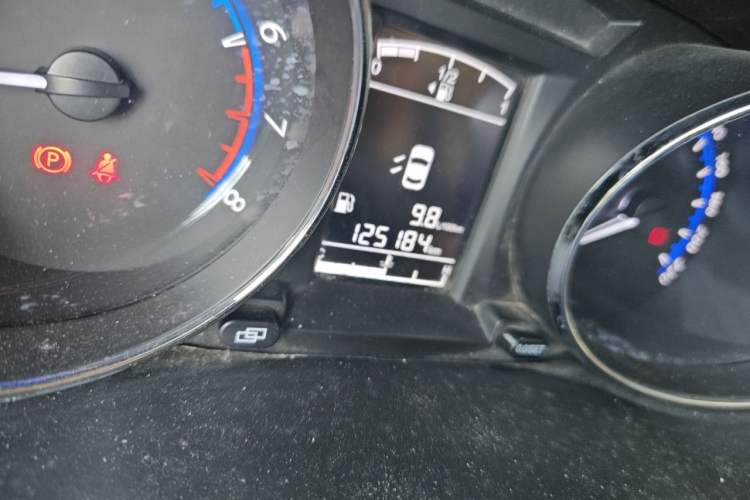 Used FORTHING F600 2016 F600L 1.5T Luxury Model Odometer Close Up