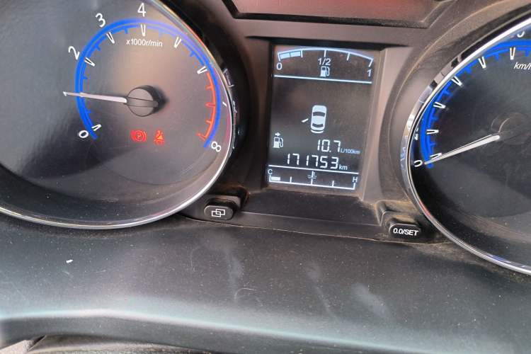 Used FORTHING F600 2016 F600L 1.5T Luxury Model Odometer Close Up