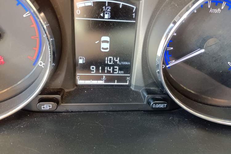 Used FORTHING F600 2016 F600L 1.5T Luxury Model Odometer Close Up