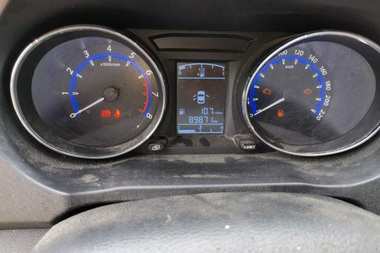 Used FORTHING F600 2016 F600 2.0L Luxury Model Odometer Close Up