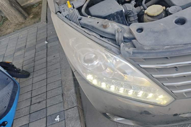 Used FORTHING F600 2016 F600L 1.5T Luxury Model Right Front Headlight