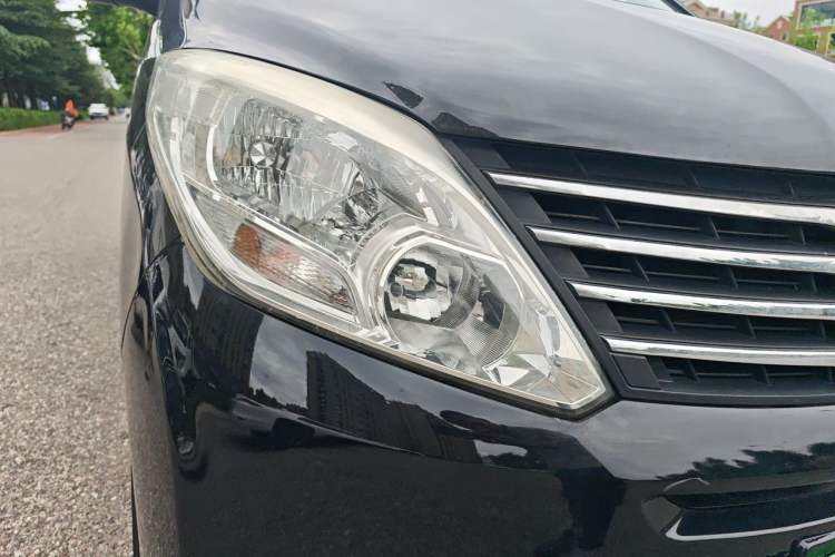 Used FORTHING F600 2016 F600L 2.0L Luxury Model Right Front Headlight