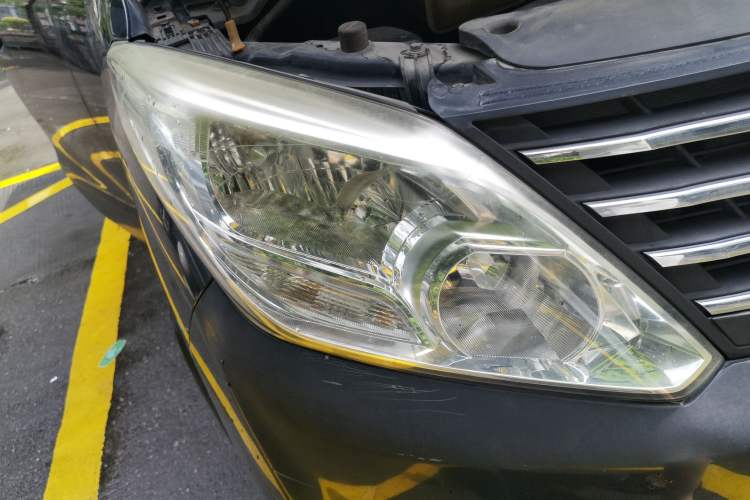 Used FORTHING F600 2016 F600 2.0L Luxury Model Right Front Headlight