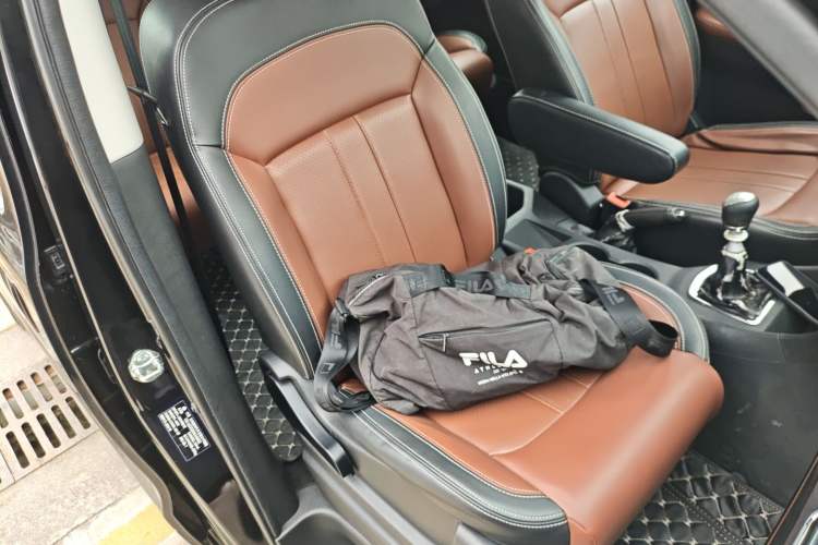 Used FORTHING F600 2016 F600L 1.5T Luxury Model Right Front Seat