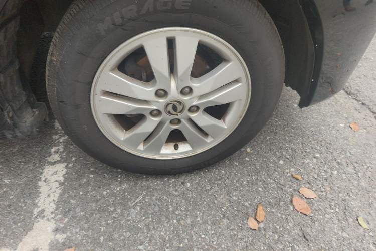 Used FORTHING F600 2016 F600L 1.5T Luxury Model Right Front Wheel Hub