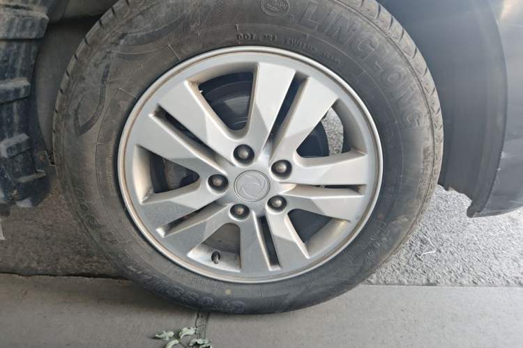Used FORTHING F600 2016 F600L 1.5T Luxury Model Right Front Wheel Hub