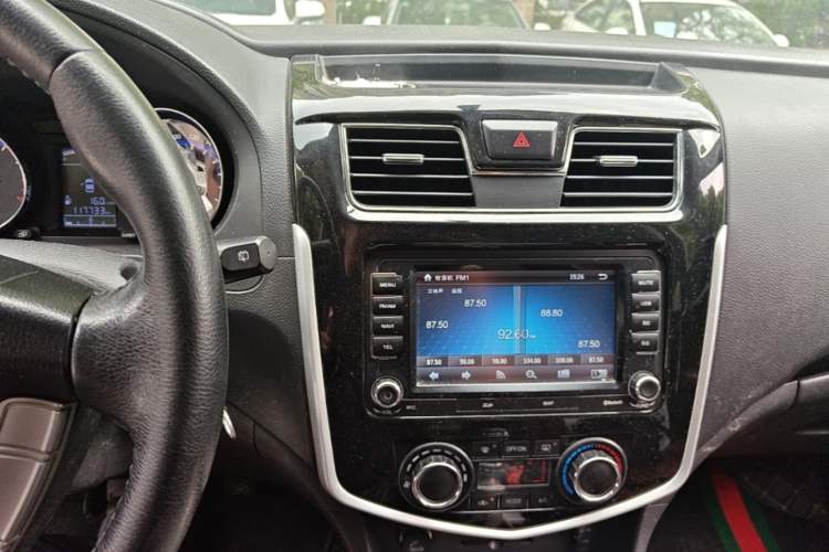 Used FORTHING F600 2016 F600 1.5T Luxury Edition Audio And AC Panel