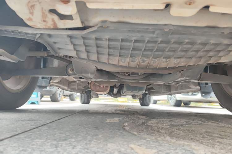 Used FORTHING F600 2016 F600L 2.0L Deluxe Model Chassis Front