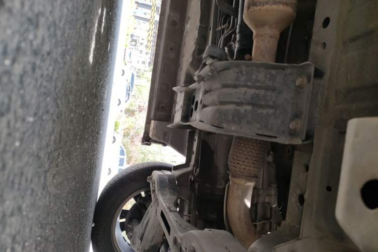 Used FORTHING F600 2016 F600L 1.5T Luxury Model Chassis Front Right