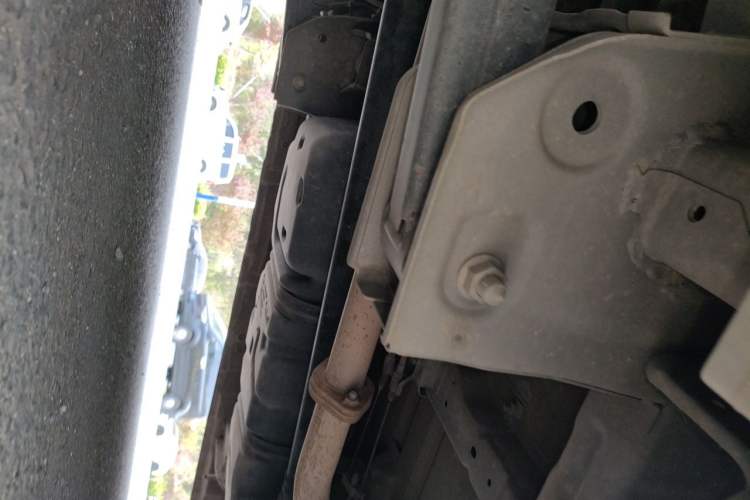 Used FORTHING F600 2016 F600L 1.5T Luxury Model Chassis Rear Right