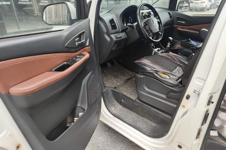 Used FORTHING F600 2016 F600L 2.0L Deluxe Model Driver Seat