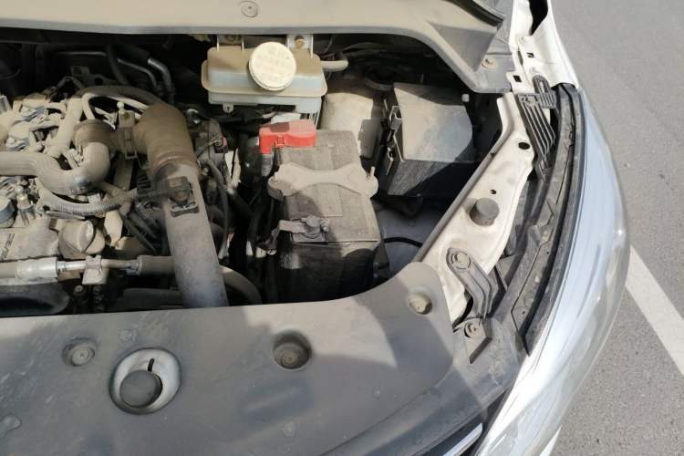 Used FORTHING F600 2016 F600L 1.5T Luxury Model Engine Bay Left