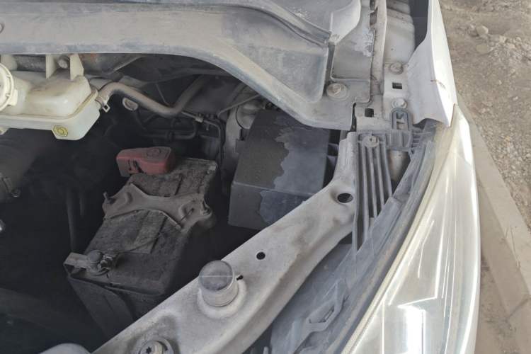 Used FORTHING F600 2016 F600L 1.5T Luxury Model Engine Bay Left