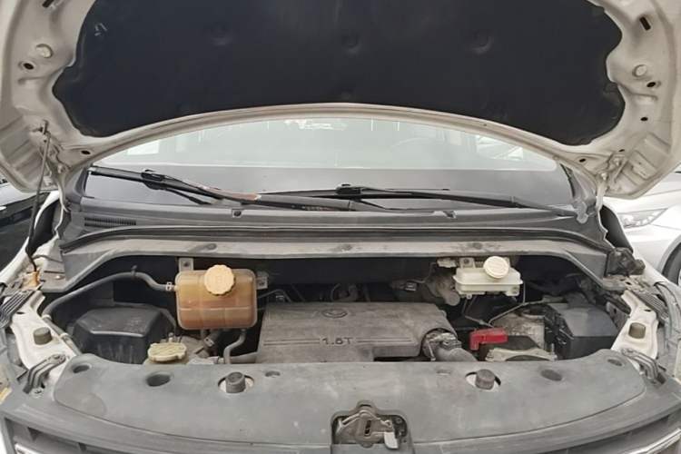 Used FORTHING F600 2016 F600L 1.5T Luxury Model Engine Bay