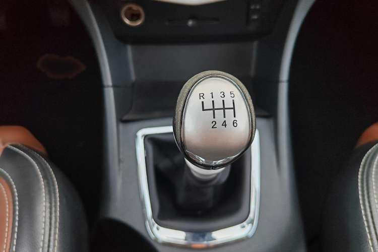 Used FORTHING F600 2016 F600 1.5T Luxury Edition Gear Lever