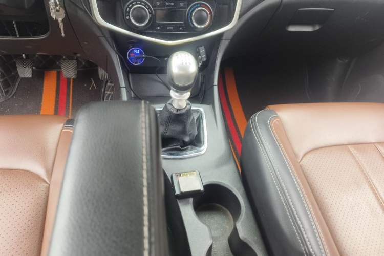 Used FORTHING F600 2016 F600L 1.5T Luxury Model Gear Lever