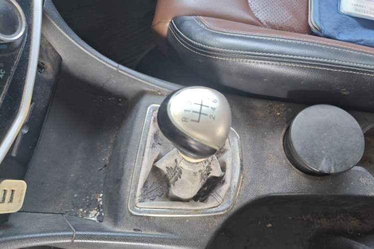 Used FORTHING F600 2016 F600L 1.5T Luxury Model Gear Lever