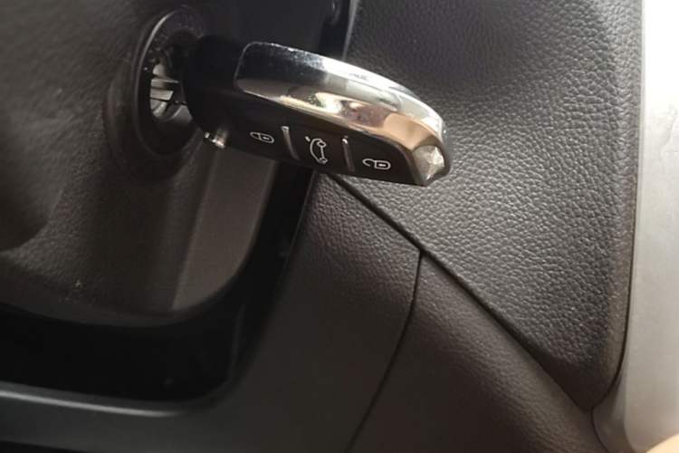 Used FORTHING F600 2016 F600L 1.5T Luxury Model Interior 1
