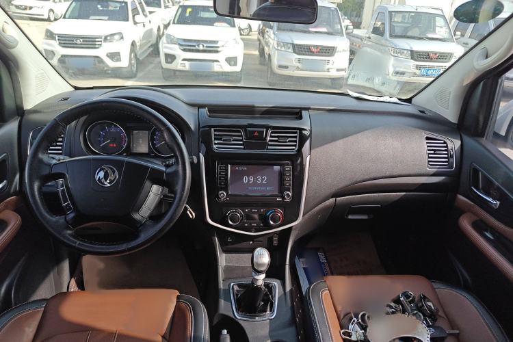 Used FORTHING F600 2016 F600L 2.0L Luxury Model Interior 3
