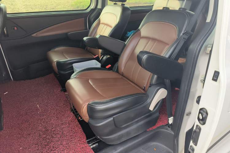 Used FORTHING F600 2016 F600L 1.5T Luxury Model Interior 4