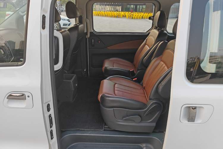Used FORTHING F600 2016 F600 1.5T Luxury Edition Left Rear Seat