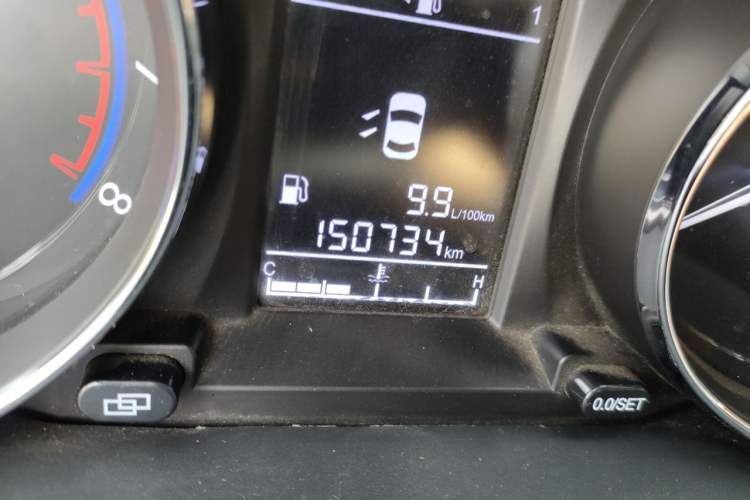 Used FORTHING F600 2016 F600L 1.5T Luxury Model Odometer Close Up