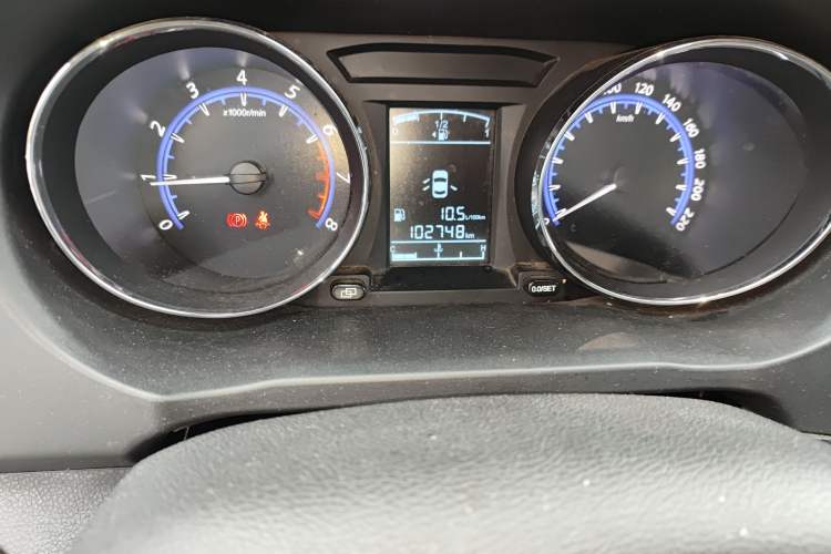 Used FORTHING F600 2016 F600L 2.0L Deluxe Model Odometer Close Up