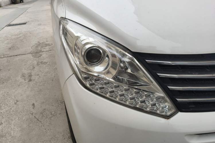 Used FORTHING F600 2016 F600L 1.5T Luxury Model Right Front Headlight