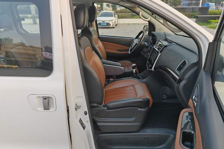 Used FORTHING F600 2016 F600 1.5T Luxury Edition Right Front Seat