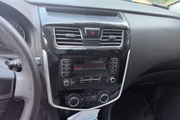 Used FORTHING F600 2018 F600L 2.0L Comfort Model Audio And AC Panel