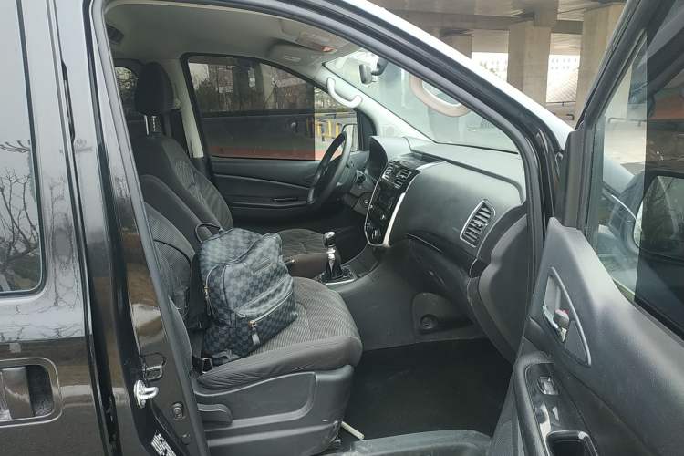 Used FORTHING F600 2018 F600L 2.0L Comfort Model Right Front Seat