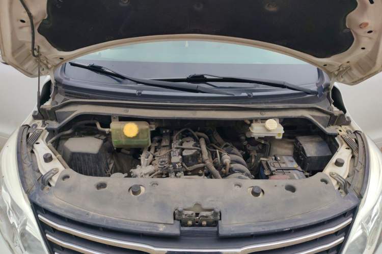 Used FORTHING F600 2019 F600L 2.0L Luxury 7-Seater Engine Bay