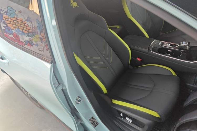 Used FORTHING Friday 2023 630 Ultra Right Front Seat