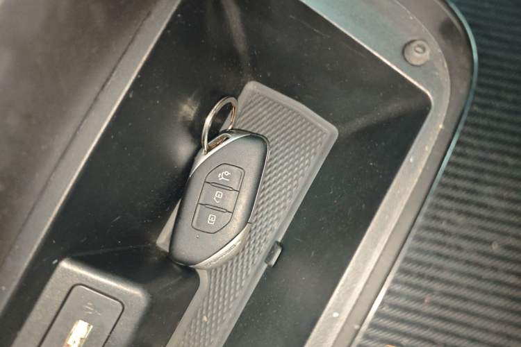 Used FORTHING Friday 2023 630 Ultra Interior 1