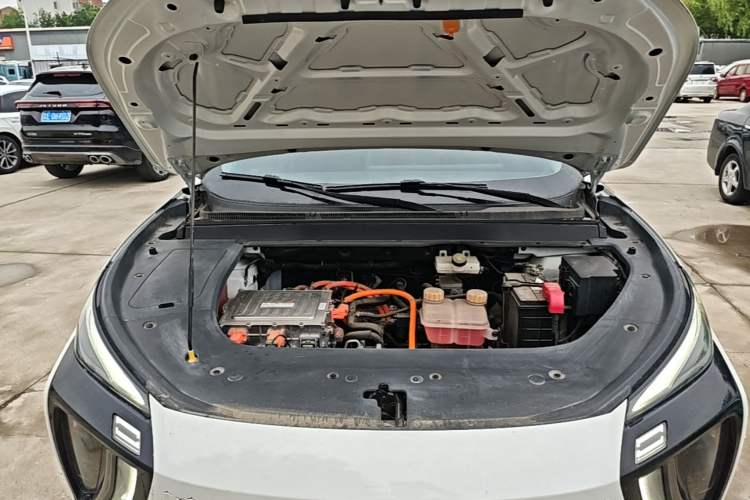 Used FORTHING Friday 2023 430 Pro Engine Bay