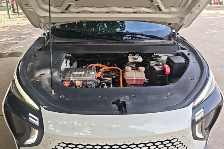 Used FORTHING Friday 2023 430 Elite Engine Bay