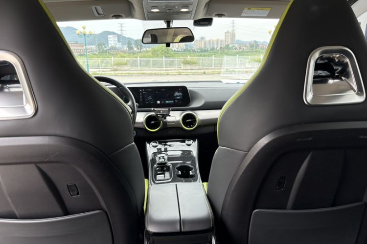 Used FORTHING Friday 2023 430 Elite Interior 1
