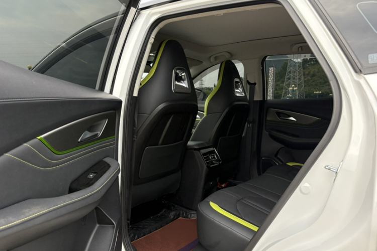 Used FORTHING Friday 2023 430 Elite Interior 10