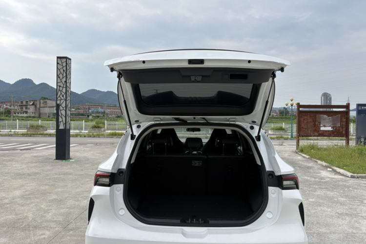 Used FORTHING Friday 2023 430 Elite Interior 5