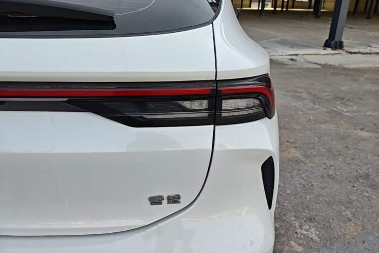 Used FORTHING Friday 2023 430 Elite Right Rear Taillight