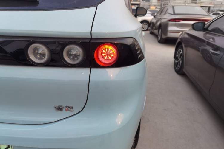 Used FORTHING Friday 2024 410+ Exterior 3