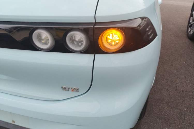 Used FORTHING Friday 2024 410+ Right Rear Taillight