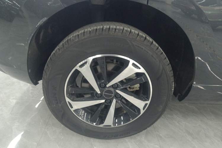 Used FORTHING Friday 2024 410 Performance Edition Exterior 8