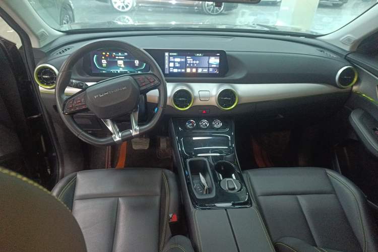 Used FORTHING Friday 2024 410 Performance Edition Interior 2