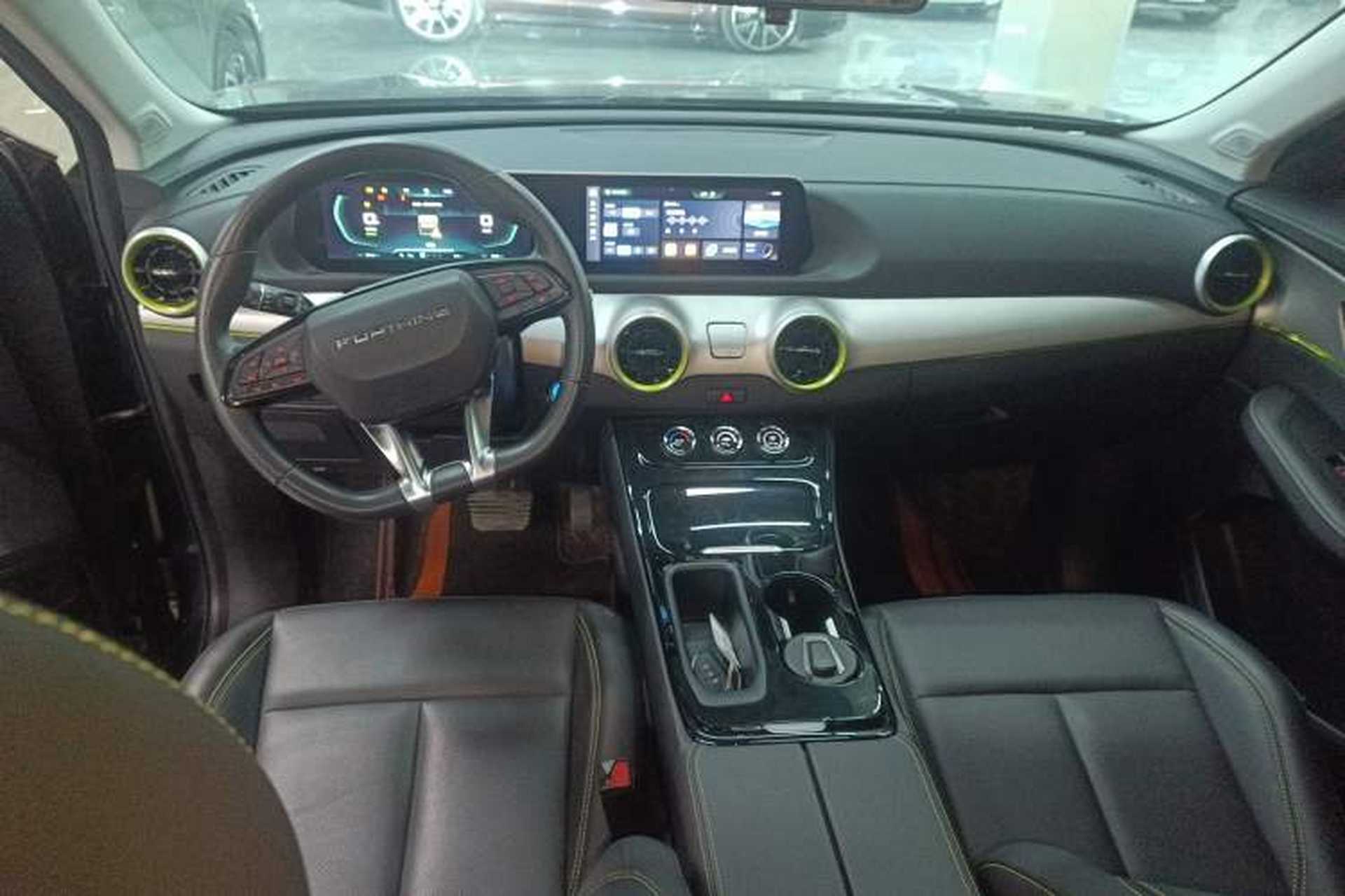 Used FORTHING Friday 2024 410 Performance Edition Interior 2