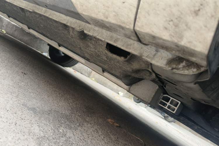 Used FORTHING Friday 2024 410 Performance Edition Chassis Front Right