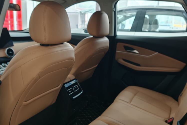 Used FORTHING Friday 2024 410 Performance Edition Interior 3