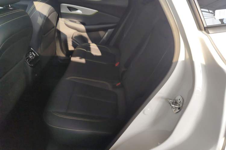 Used FORTHING Friday 2024 410+ Interior 4